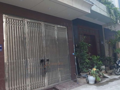 Cho thuê nhà 5 tầng đẹp đủ điều hòa, nóng lanh, bếp tại ngõ 78 phố Duy Tân, quận Cầu Giấy 2