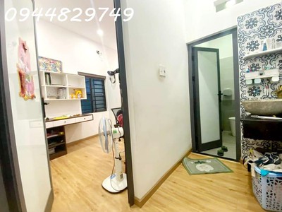 Nhà 3 tầng siêu mới, chỉ sau 1 nhà mặt tiền tô hiệu, hòa minh, đà nẵng. giá đầu tư chỉ 2,xx tỷ 2