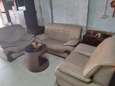 Chuyển văn phòng cần thanh lý bộ sofa da thật kèm bàn gỗ mặt kính đang sử dụng 0