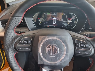 Bên em có MG5 đủ màu sẵn xe giao ngay 1