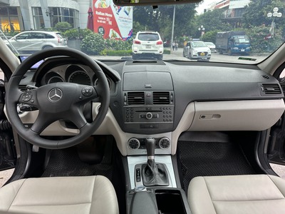 Cần Bán Mercedes C200 đời 2010. Nội thất keo chỉ zin theo xe 4