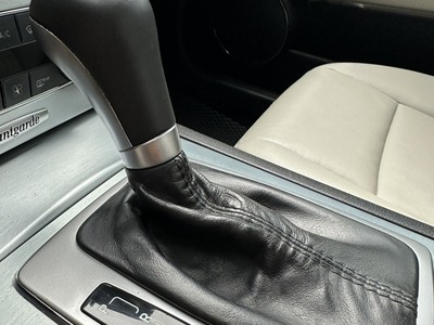 Cần Bán Mercedes C200 đời 2010. Nội thất keo chỉ zin theo xe 0