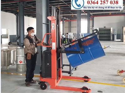 Xe nâng quay đổ phuy, xe nâng bán tụ động quay đổ phuy giá rẻ 2