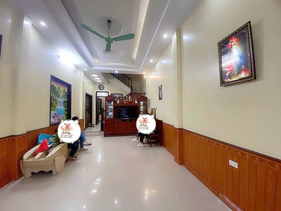 Chính chủ có cửa hàng cho thuê ở đường âu cơ và nguyễn gia thiều ai có nhu cầu lh 0963283535 0