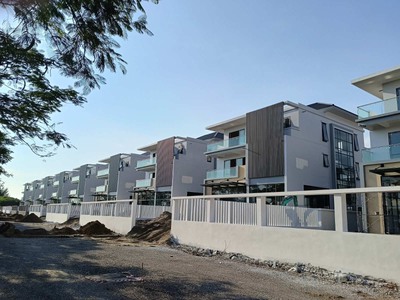 Em có căn liền kề 110m2 Sapphire Gem giá trên 5 tỷ, view công viên 1