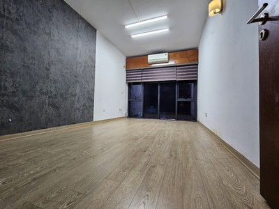 Cho thuê văn phòng Đình thôn 30m2, sàn gỗ đẹp như ảnh 1