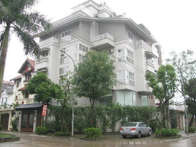 Bán biệt thự ở Bưởi, LÔ Góc siêu mới 6 tầng, thang máy cao cấp, oto để trong nhà 0