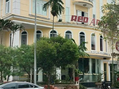 Nhà 5 tầng căn góc ngã tư đường lớn tại KQH Kiểm Huệ, số 9 Hoàng Văn Thụ, p.An Đông, Tp Huế. 0