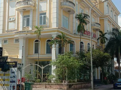 Nhà 5 tầng căn góc ngã tư đường lớn tại KQH Kiểm Huệ, số 9 Hoàng Văn Thụ, p.An Đông, Tp Huế. 2