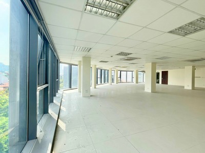 Cho thuê tòa nhà văn phòng mặt đường dịch vọng 1