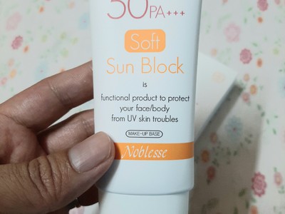 Kem Chống Nắng Vật Lý NOBLESSE  Soft Sun Block SPF50 / PA 3