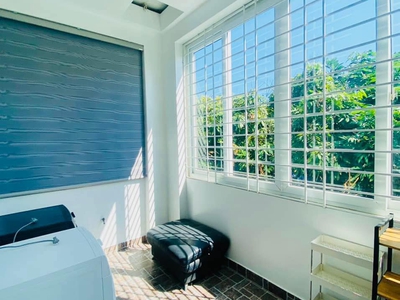 Nhà siêu rộng 3 tầng mặt ngõ thông phố trung lực ô tô đỗ cửa 4