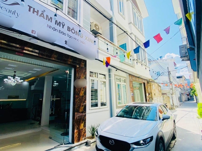 Nhà siêu rộng 3 tầng mặt ngõ thông phố trung lực ô tô đỗ cửa 0