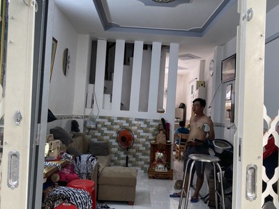 Chính chủ cần bán nhà 1 trệt 2 lầu xã kim tân   thị trấn cần giuộc   long an. 0