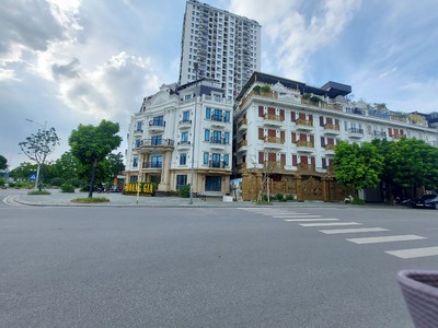 Bán tòa nhà văn phòng phố hồng tiến, long biên. lô góc, kinh doanh, giá mềm. dt160m, hơn 40 tỷ 3