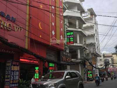 Bán nhà ngay mặt tiền , Sư Vạn hạnh, p12, Q10. DT:4x18, 1tr1l, 3l. giá:23,5 tỷ 0