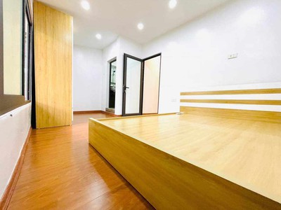 Bán nhà tập thể vĩnh hồ. 80m. 3 ngủ, nội thất xịn. sát phố, oto. 2.5 tỷ 1