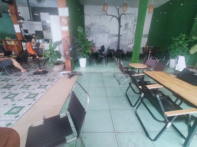 Sở hữu quán cà fe kinh doanh đông khách tt hải châu đường lớn, gần đại học kiến trúc 1