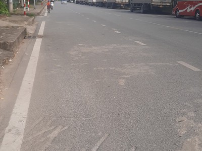 Chủ cần bán gấp đắt tặng nhà 3 tằng , sẵn ở, btct chắc chắn. tại đông anh, đường oto tránh,  giá 2