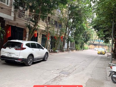 Bán nhà hoàng quốc việt cầu giấy, 79m2x5t, thoáng trước sau, ô tô tránh đỗ, 22,8 tỷ 0