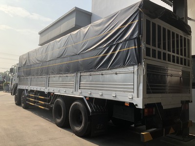 Bán xe tải Hyundai HD320 thùng bạt 17T5 1