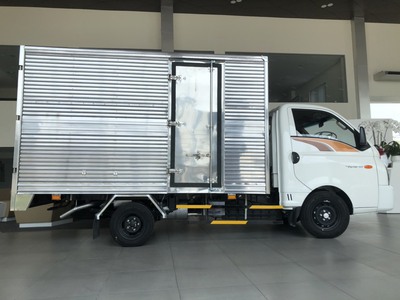 Hyundai Porter 1.5T thùng kín giao ngay 1