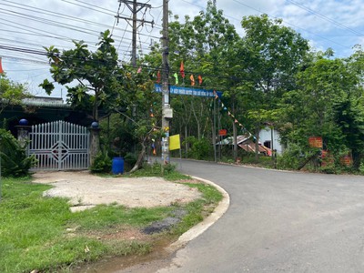 Bán ngộp đất trung tâm Dầu Tiếng, đường nhựa lớn, thổ cư 100, sát bên BCH Quân sự và chợ Định Hiệp 4