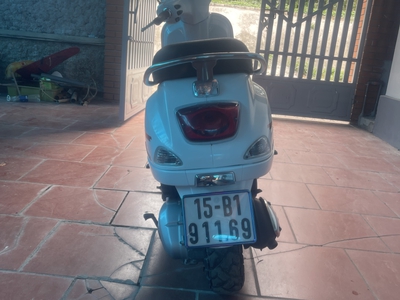 Bán xe Vespa đời 2014 mầu trắng xe đẹp không lỗi nhỏ 1