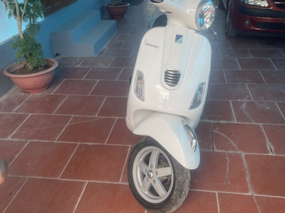Bán xe Vespa đời 2014 mầu trắng xe đẹp không lỗi nhỏ 3