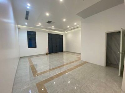 Cho thuê văn phòng tầng 1 cực rẻ Vinhomes Marina 1