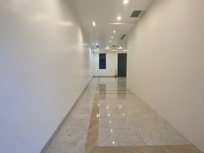 Cho thuê văn phòng tầng 1 cực rẻ Vinhomes Marina 5