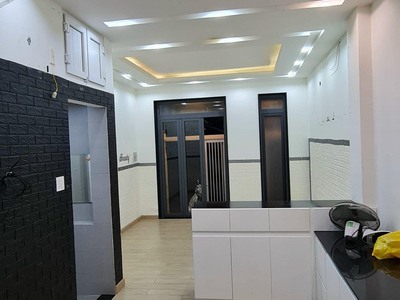 Nhà Cấp 4   Nằm Kế Trường Nguyễn Du   Hẻm 557 Đường 30/4 0