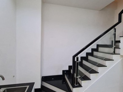 Nhà Cấp 4   Nằm Kế Trường Nguyễn Du   Hẻm 557 Đường 30/4 1
