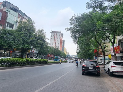 Bán nhà mặt phố kinh doanh-Dòng tiền tốt-Nguyễn Văn Cừ,30M, 7.5x tỷ 0