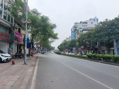 Bán nhà mặt phố kinh doanh-Dòng tiền tốt-Nguyễn Văn Cừ,30M, 7.5x tỷ 3