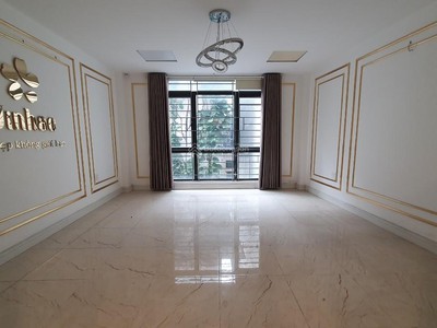 Cho thuê mặt bằng kinh doanh và sàn  70m2, 40m2  văn phòng tại Nguyễn Khang 1