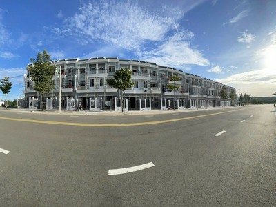 Bán nhà phố 2 lầu 1 trệt, thanh toán 1 tỷ nhận nhà sủ dụng ngay. diện tích 5x26 2