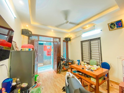 Bán nhà hố lê trọng tấn 45 mét 5 tầng ở luôn 3,8ty 1