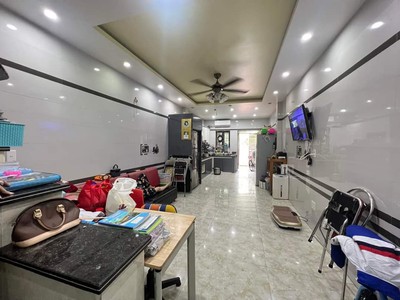 Bán nhà Mặt Đường Miếu Hai Xã, vị trí đẹp 3