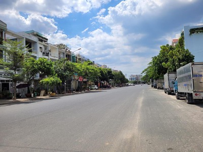 Bán biệt thự mặt tiền kdc an sương ngang 7m 3 tầng có mái 119m2 đa công năng chỉ 11.5 tỷ. 1