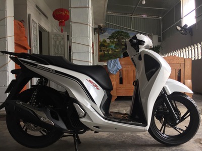 Cần bán SH 125 đki 2018. Odo 1 vạn 9 chính chủ 0