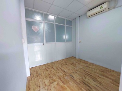 Bán nhà gần đường số 5, linh xuân, thủ đức 36m2, 2 tầng chỉ nhỉnh 2 tỷ giá siêu mềm 0