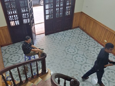 Cho thuê nhà ngõ 50 phố Đặng Thùy Trâm, Diện tích 55m2 x 4 tầng, mặt tiền 5m, ngõ rộng để ô tô 0