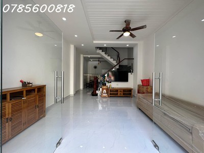 Nhà đẹp hẻm thông khu p.lô ô tô tới cửa tt nhà bè. dt 55m2 4,62 x12m giá 5,8 tỷ tl . 0