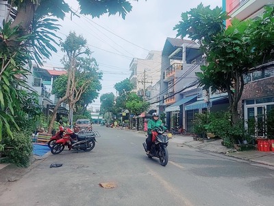 Bán nhà cấp 4, 2 mặt tiền đường ngay chợ tân hương, 7.5x21m, không lộ giới, giá 11.2 tỷ 3