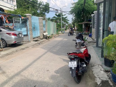 Siêu mẫu .chỉ có 1 ..mt hxh ô tô tránh nhau. phạm h lầu .n bè.nhỉnh 3 tỷ 0