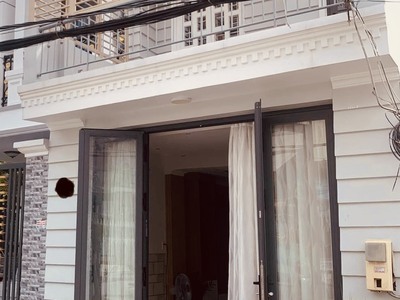 Siêu mẫu .chỉ có 1 ..mt hxh ô tô tránh nhau. phạm h lầu .n bè.nhỉnh 3 tỷ 1