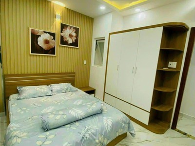 Siêu mẫu .chỉ có 1 ..mt hxh ô tô tránh nhau. phạm h lầu .n bè.nhỉnh 3 tỷ 4