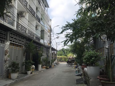 Nhà đẹp nhất khu em sống-nhà lê văn lương 4 tầng ở ngay 4