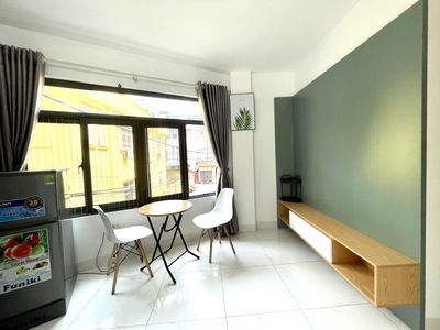 Studio 30m2 lạc long quân, oto vào nhà, cửa kính, view đẹp, chỉ 4tr3 0